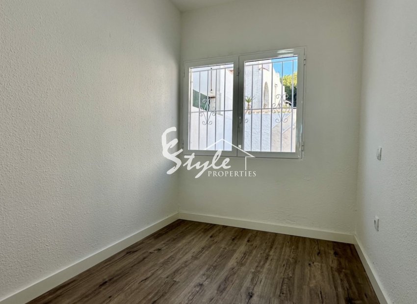 Resale - Bungalow - Orihuela Costa  - Las Filipinas