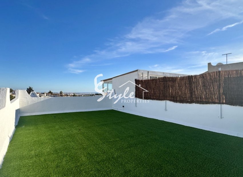 Resale - Bungalow - Orihuela Costa  - Las Filipinas