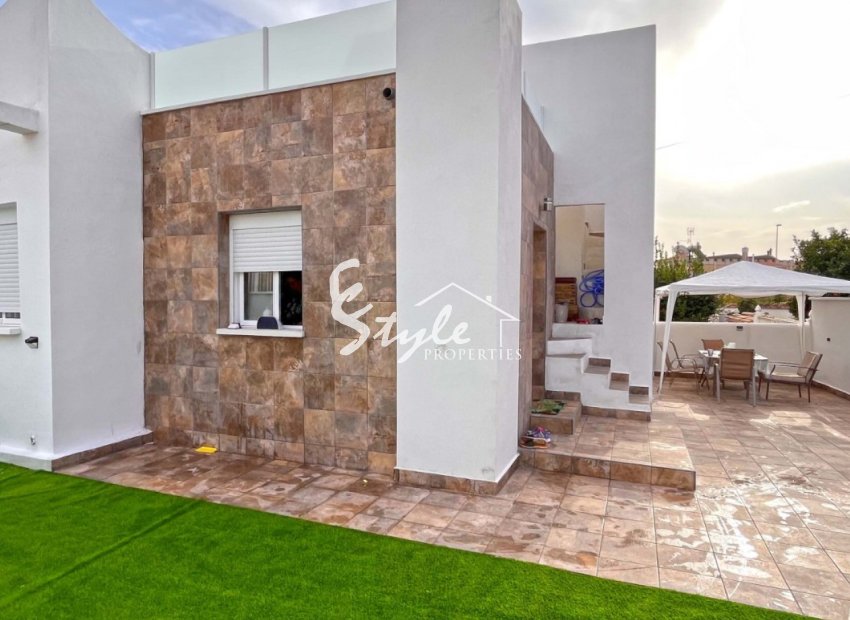 Resale - Bungalow - Orihuela Costa  - Playa Flamenca