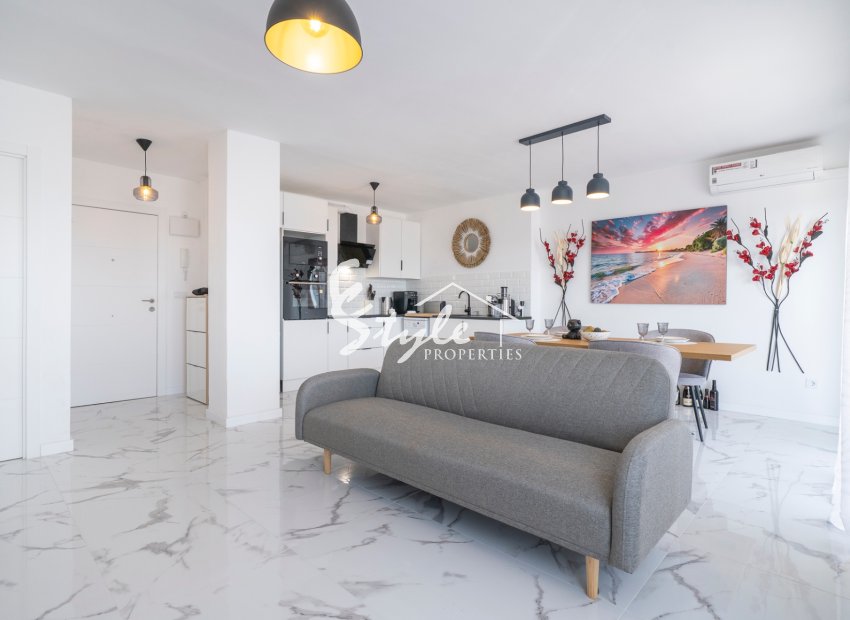 Resale - Flat - Orihuela Costa  - Punta Prima