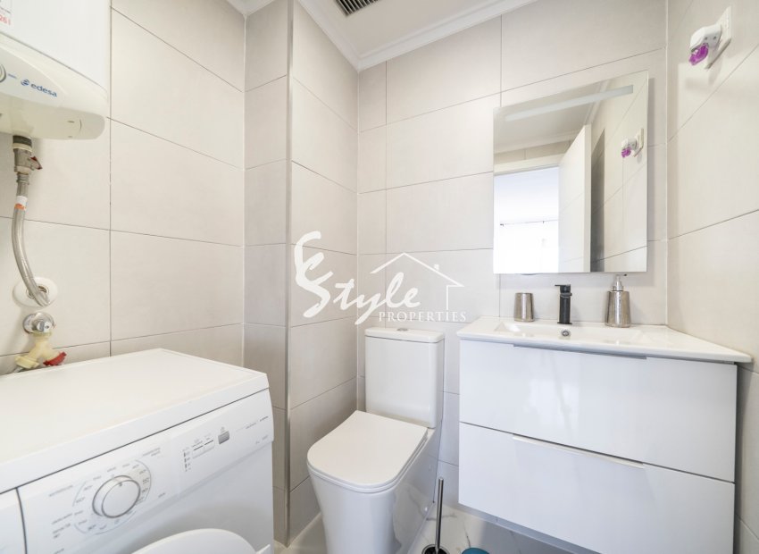 Resale - Flat - Orihuela Costa  - Punta Prima