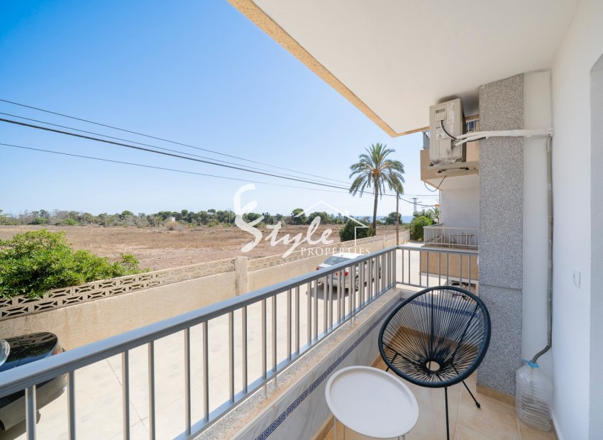 Resale - Flat - Orihuela Costa  - Punta Prima