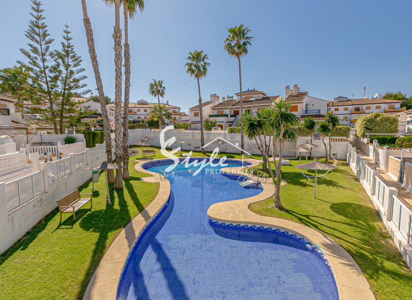 Resale - Semi - Detached Villa - Mil Palmeras - Riomar