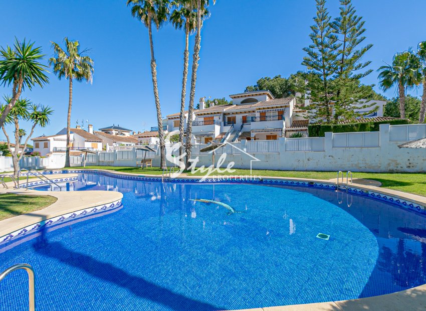 Resale - Semi - Detached Villa - Mil Palmeras - Riomar