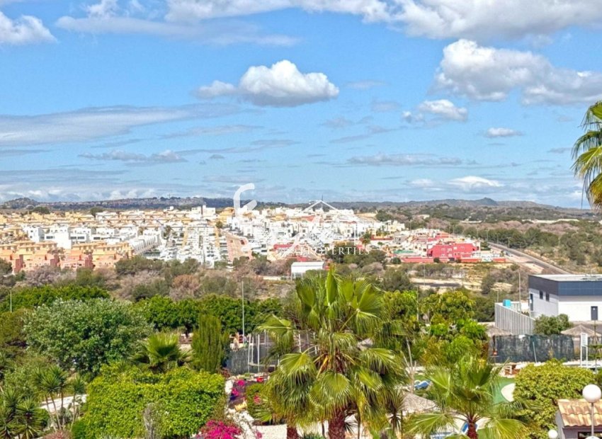 Resale - Semi - Detached Villa - Orihuela Costa  - Los Altos