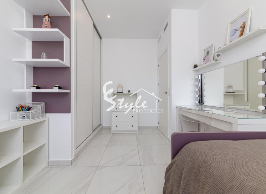 Resale - Semi - Detached Villa - Orihuela Costa  - Villamartin