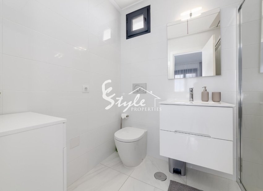 Resale - Semi - Detached Villa - Orihuela Costa  - Villamartin