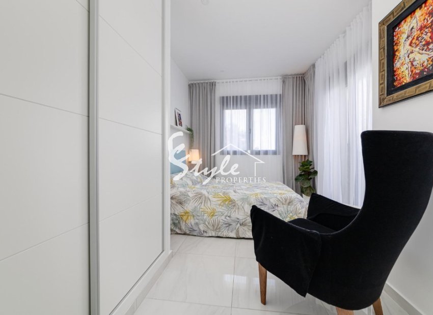 Resale - Semi - Detached Villa - Orihuela Costa  - Villamartin