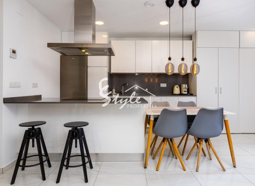 Resale - Semi - Detached Villa - Orihuela Costa  - Villamartin