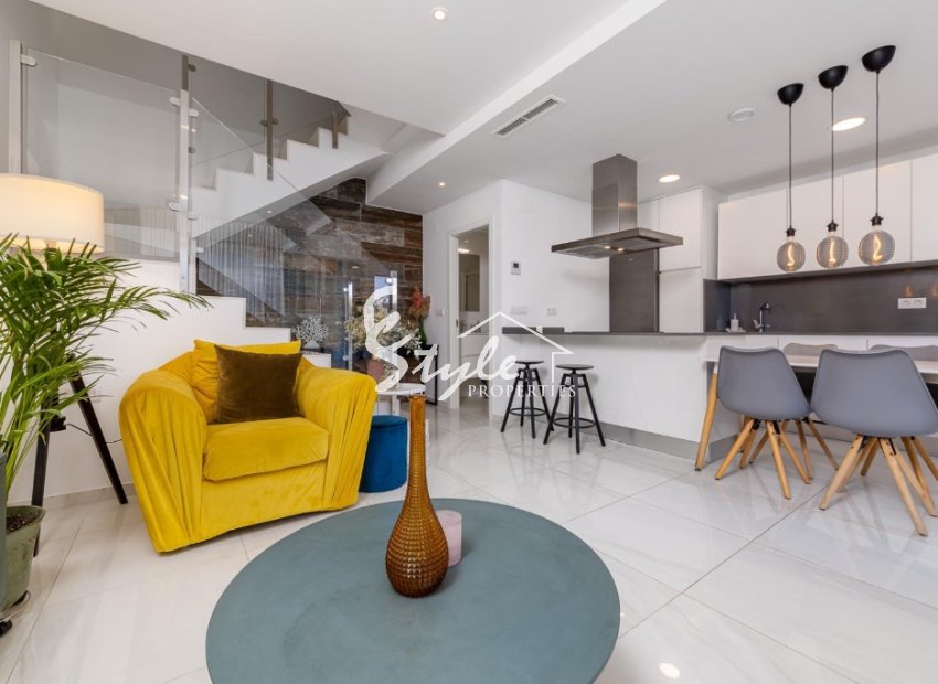 Resale - Semi - Detached Villa - Orihuela Costa  - Villamartin