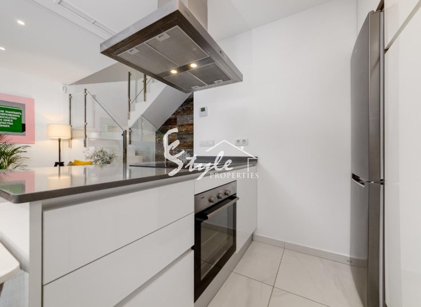 Resale - Semi - Detached Villa - Orihuela Costa  - Villamartin