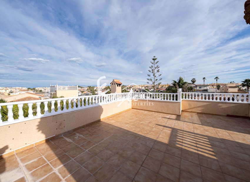 Resale - Semi - Detached Villa - Torrevieja - El Chaparral