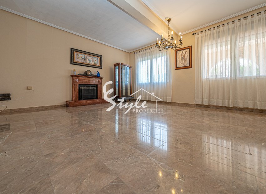 Resale - Semi-Detached Villa - Torrevieja - El Chaparral