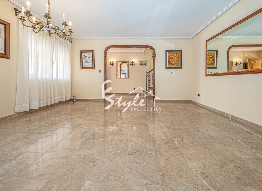 Resale - Semi-Detached Villa - Torrevieja - El Chaparral