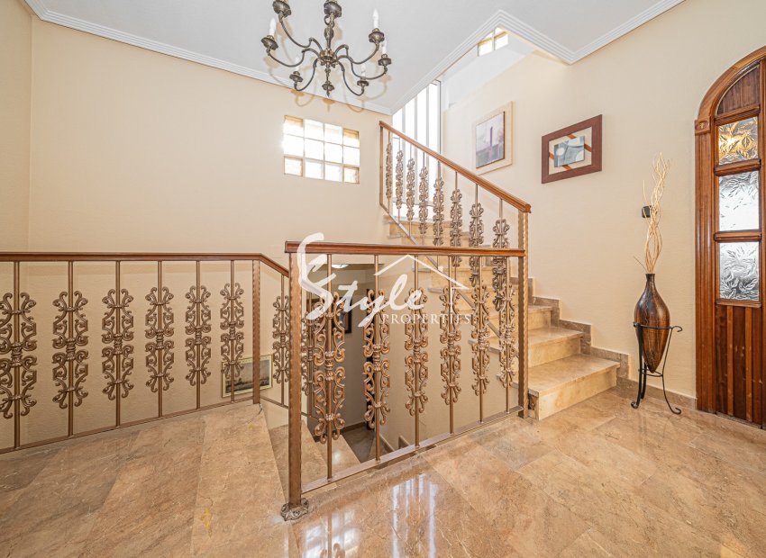 Resale - Semi-Detached Villa - Torrevieja - El Chaparral