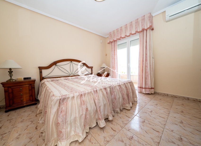 Resale - Semi-Detached Villa - Torrevieja - El Chaparral