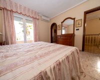 Resale - Semi-Detached Villa - Torrevieja - El Chaparral