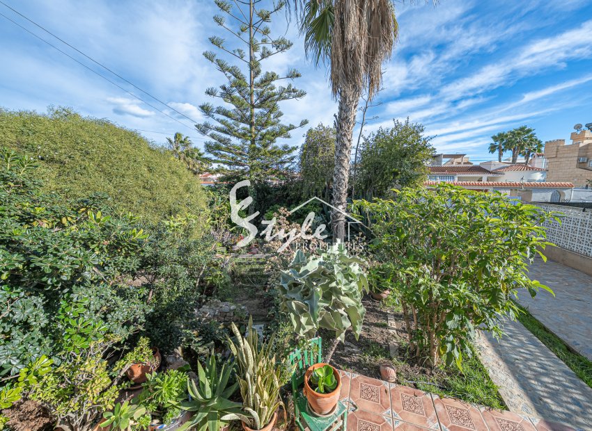Resale - Semi-Detached Villa - Torrevieja - El Chaparral
