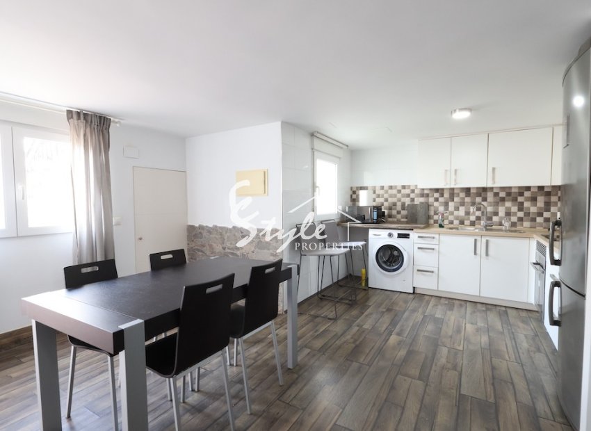 Resale - Semi - Detached Villa - Torrevieja