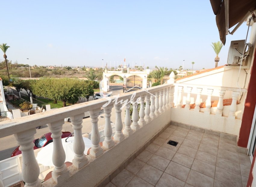 Resale - Semi - Detached Villa - Torrevieja