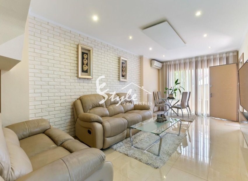 Resale - Terraced house / Townhouse - Torrevieja - Aguas Nuevas