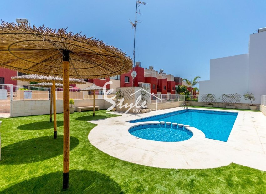 Resale - Terraced house / Townhouse - Torrevieja - Aguas Nuevas