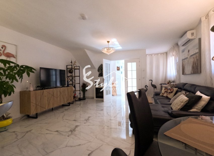 Resale - Terraced house / Townhouse - Torrevieja - El Acequión - Los Náufragos