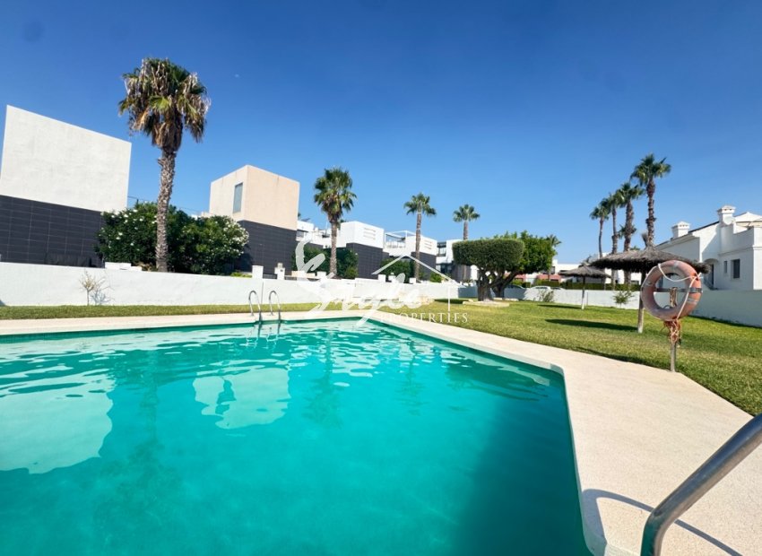 Resale - Townhouse - Orihuela Costa  - Villamartin