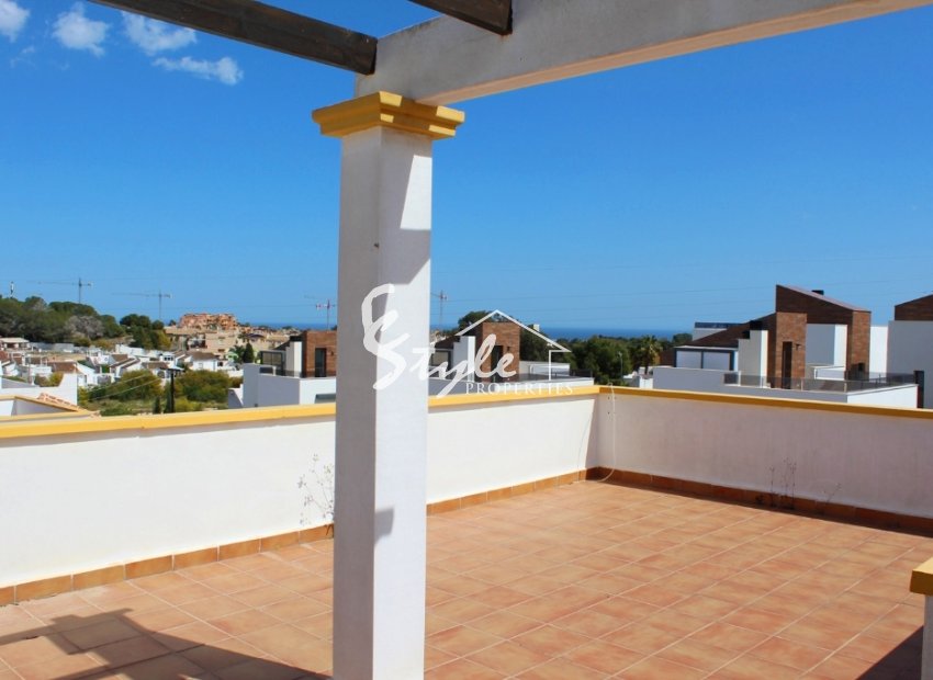 Resale - Townhouse - Villamartin