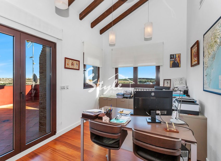 Resale - Villa - Algorfa (montemar) - La Finca Golf Resort