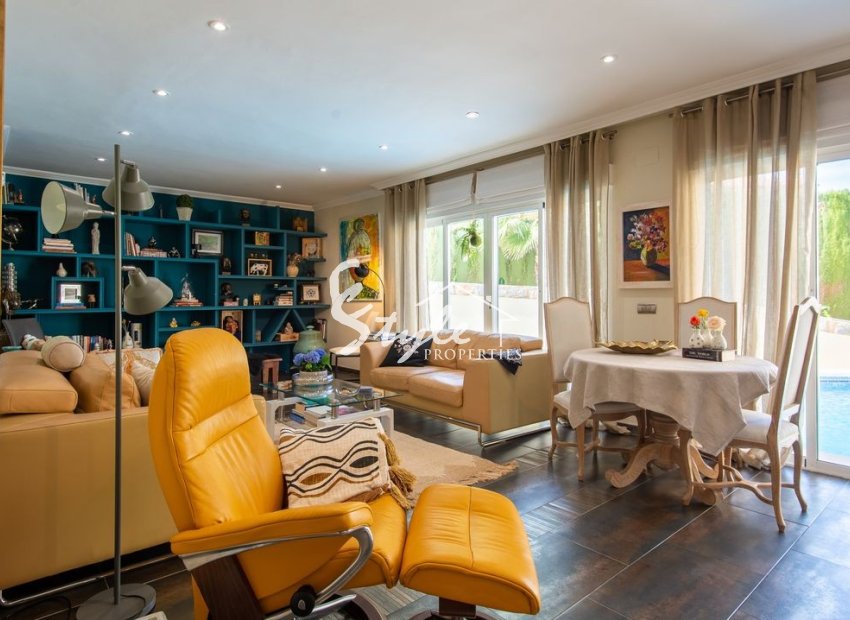 Resale - Villa - Algorfa