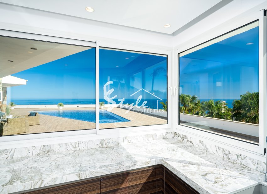 Resale - Villa - Altea