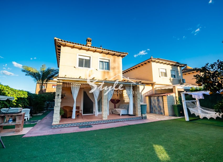 Resale - Villa - Benferri