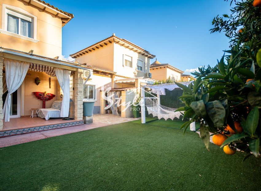 Resale - Villa - Benferri