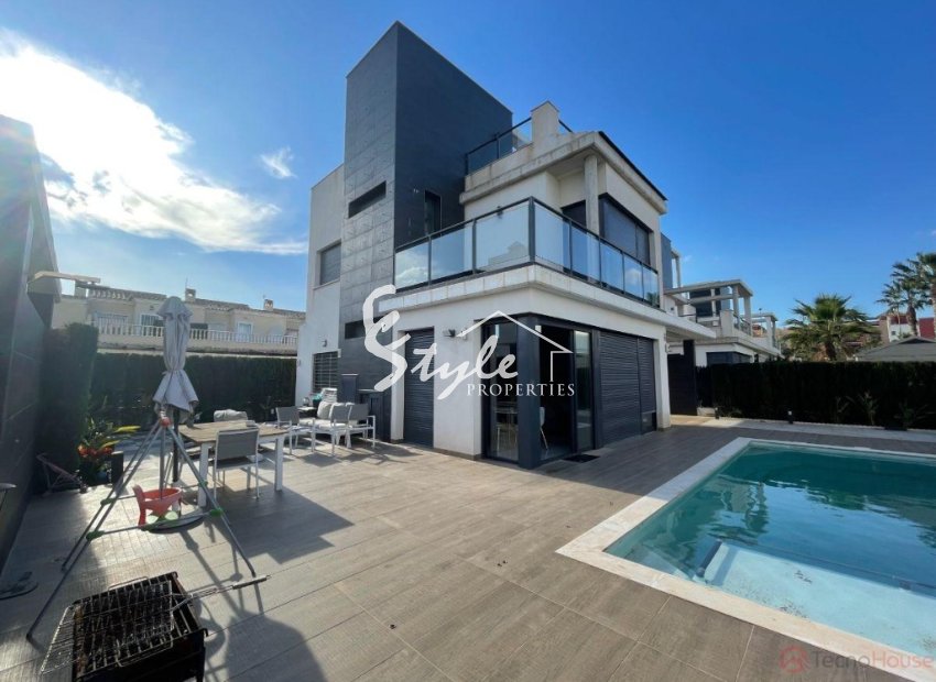 Resale - Villa - Cabo Roig - Lomas de Cabo Roig