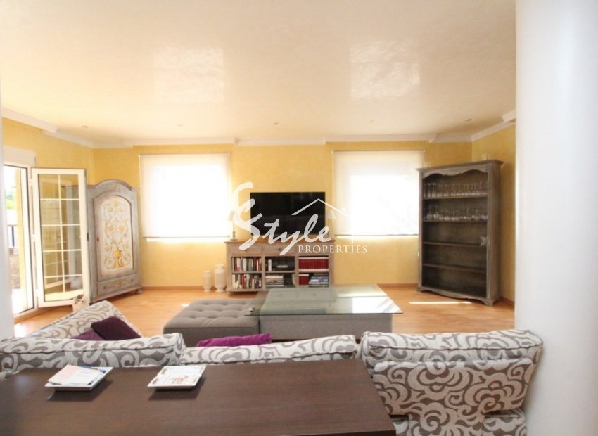 Resale - Villa - Cabo Roig