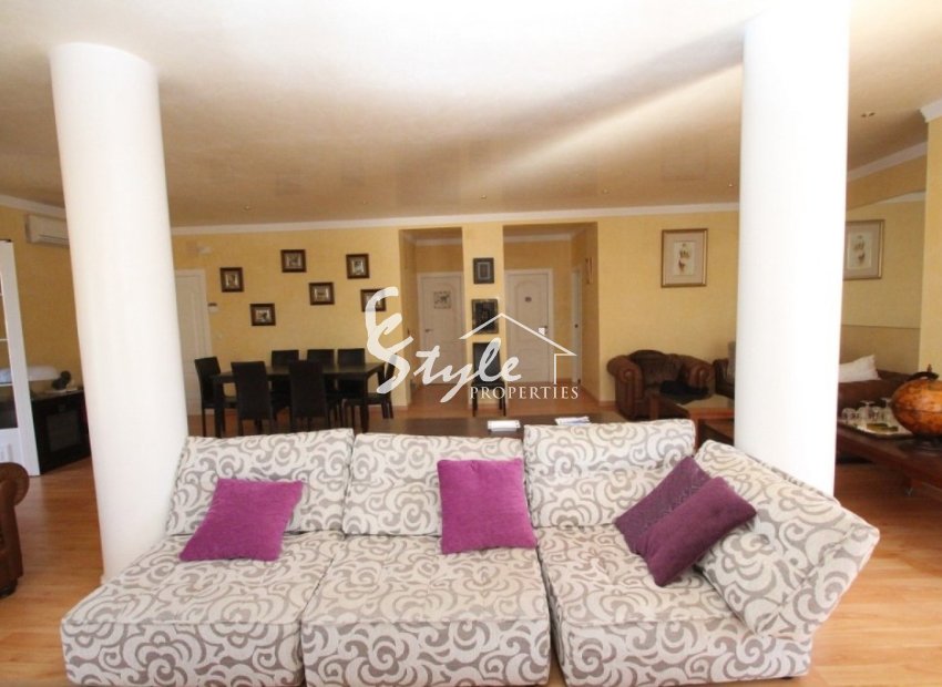 Resale - Villa - Cabo Roig