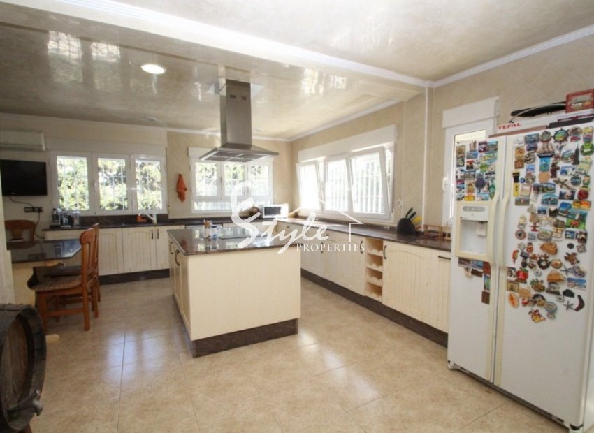 Resale - Villa - Cabo Roig