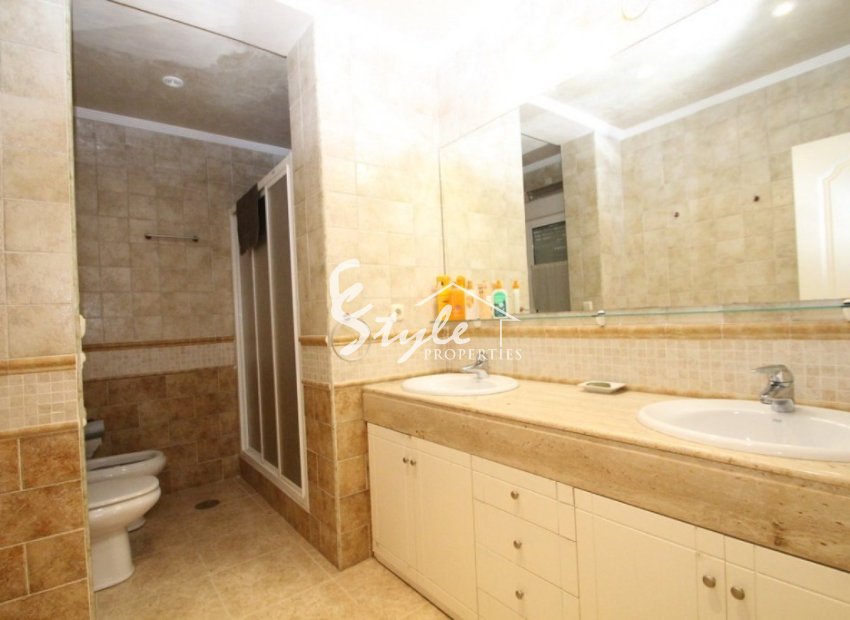 Resale - Villa - Cabo Roig