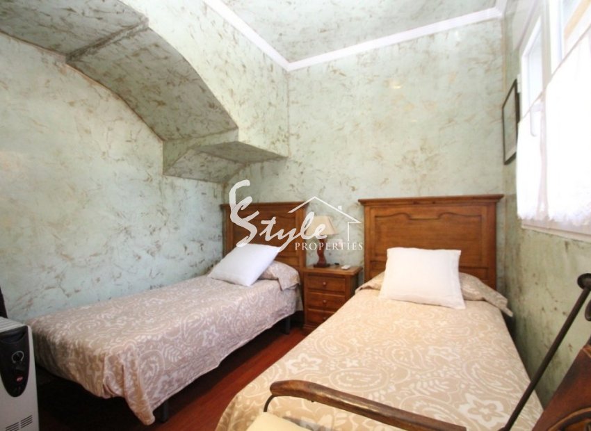 Resale - Villa - Cabo Roig