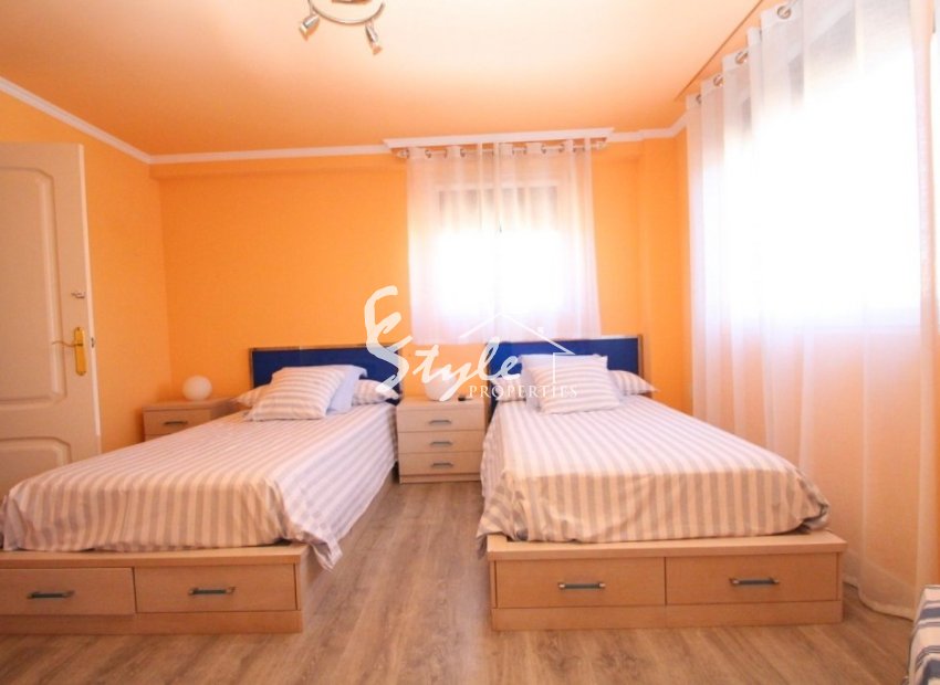 Resale - Villa - Cabo Roig