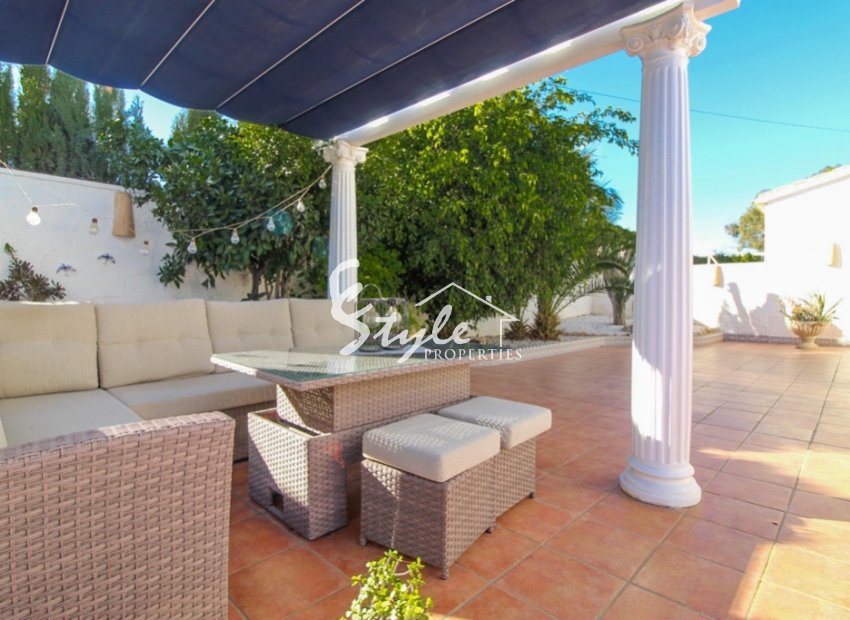 Resale - Villa - Cabo Roig