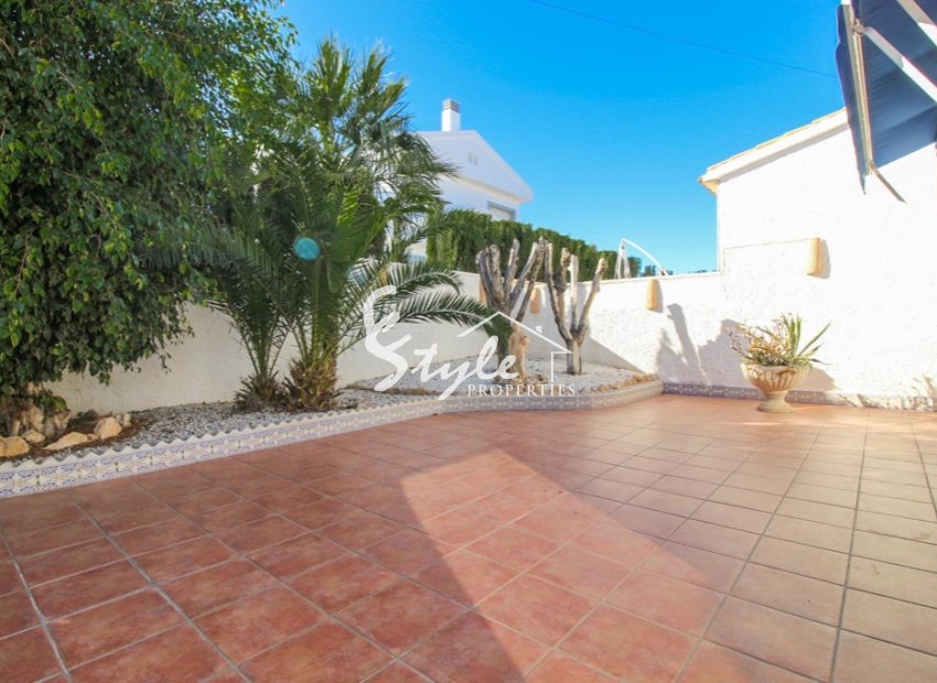 Resale - Villa - Cabo Roig