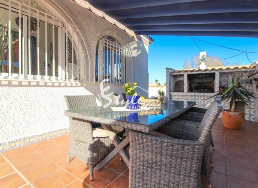 Resale - Villa - Cabo Roig