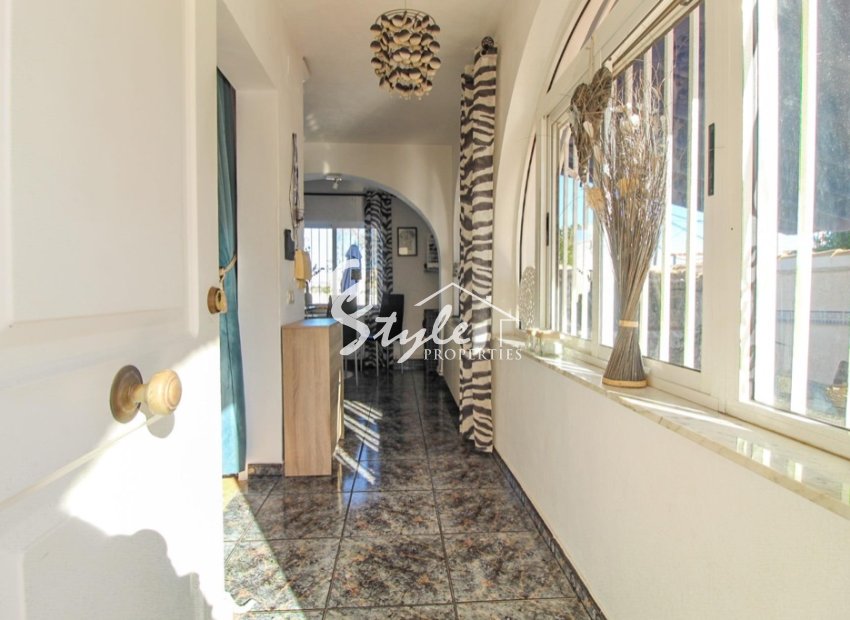 Resale - Villa - Cabo Roig