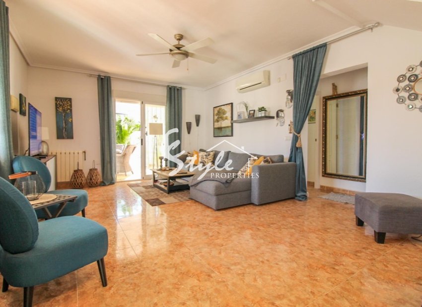 Resale - Villa - Cabo Roig
