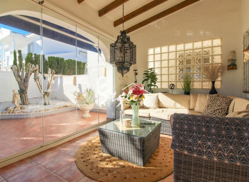 Resale - Villa - Cabo Roig