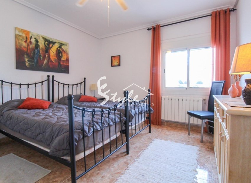 Resale - Villa - Cabo Roig