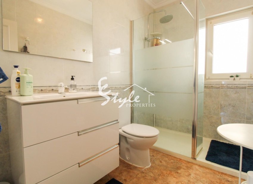 Resale - Villa - Cabo Roig