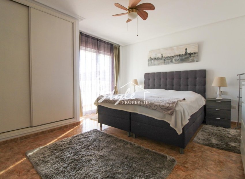 Resale - Villa - Cabo Roig